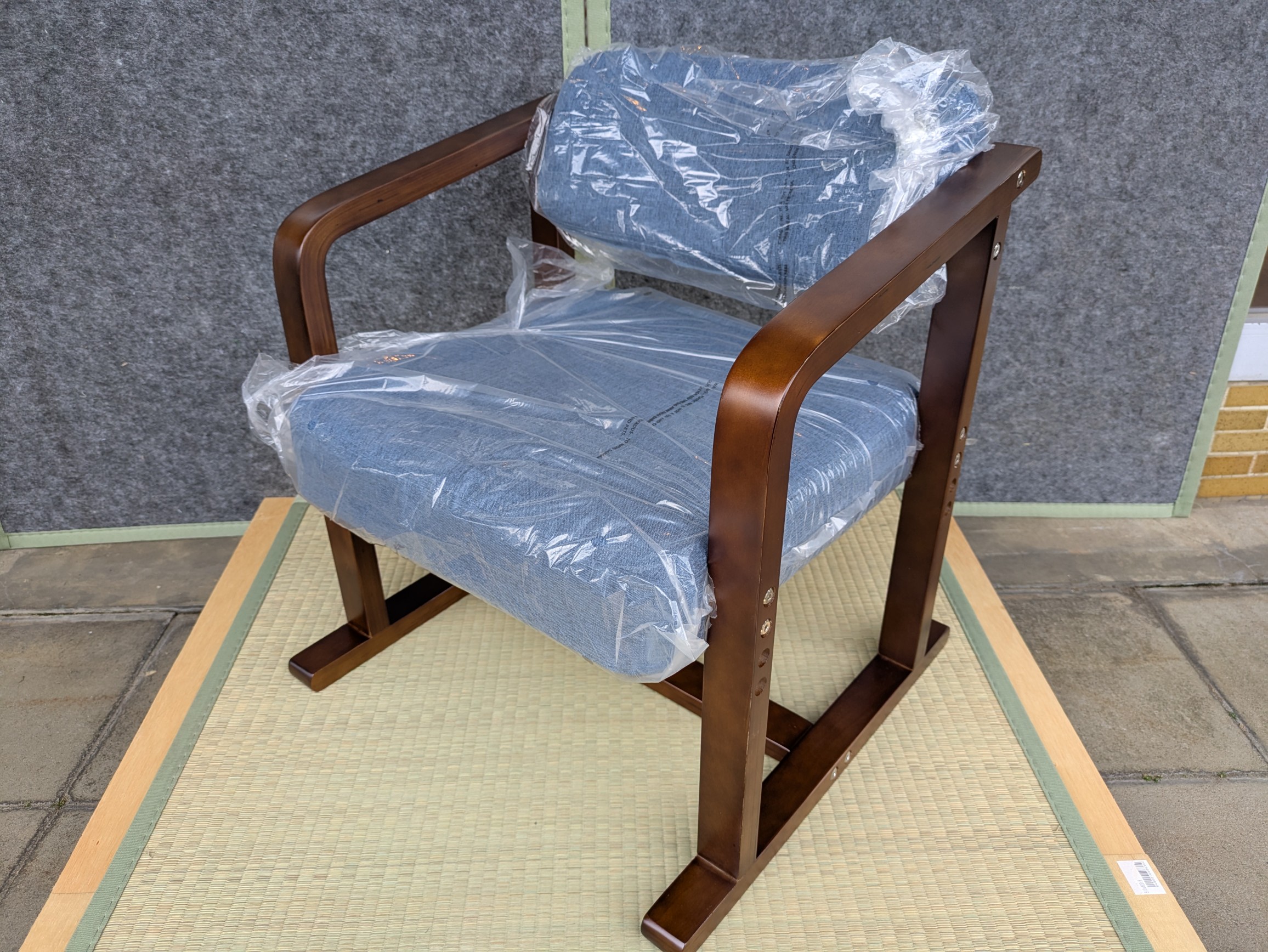 ちょこッとイスLC-11斜め