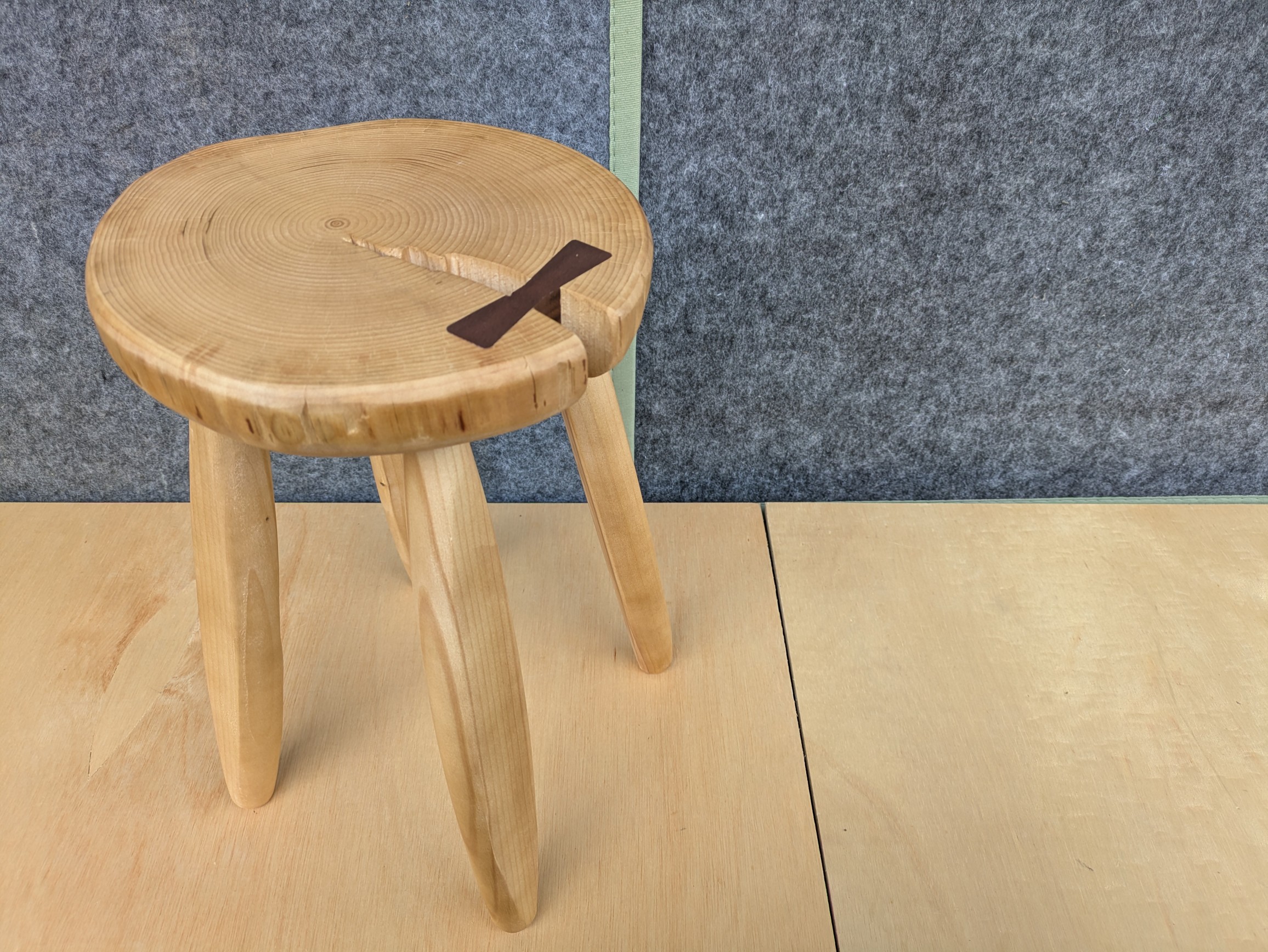 天然木スツール くさび
