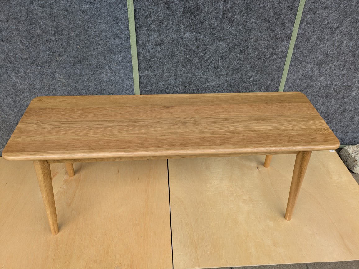 センターテーブルオーク正面