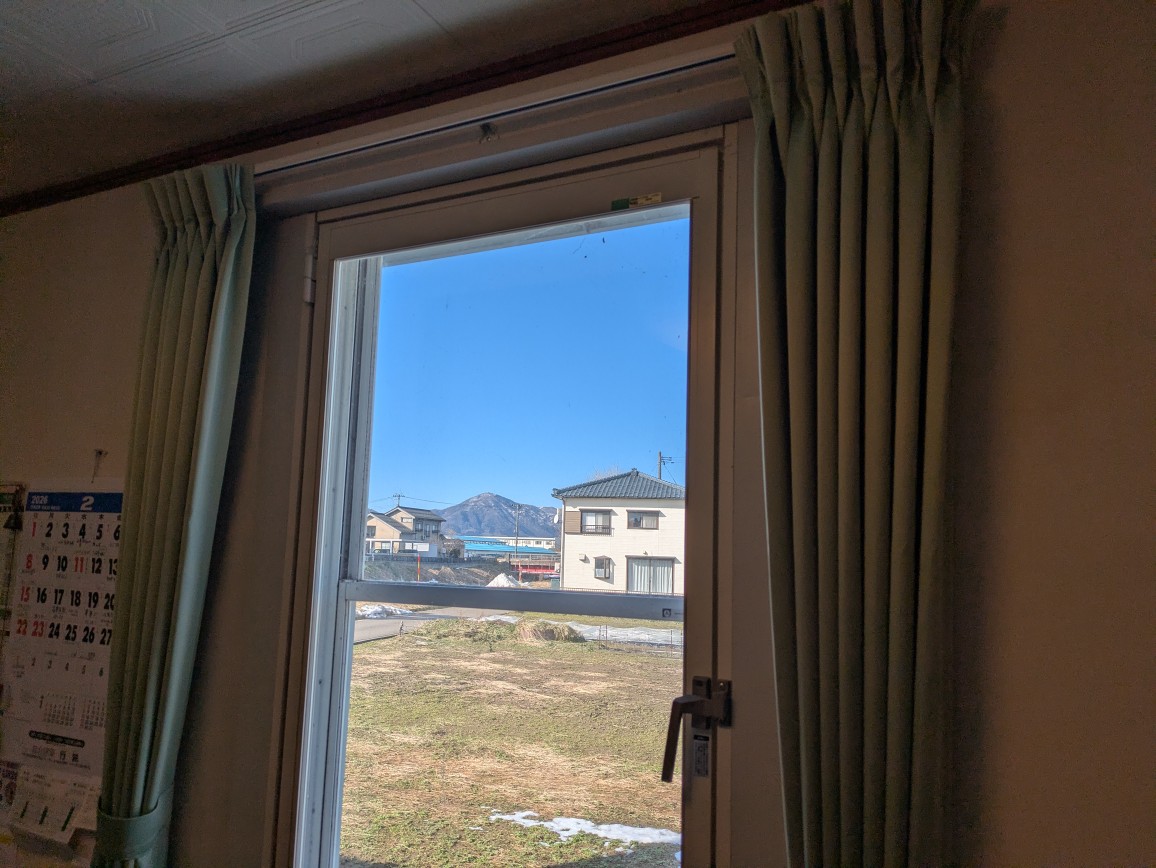 カーテン開け時